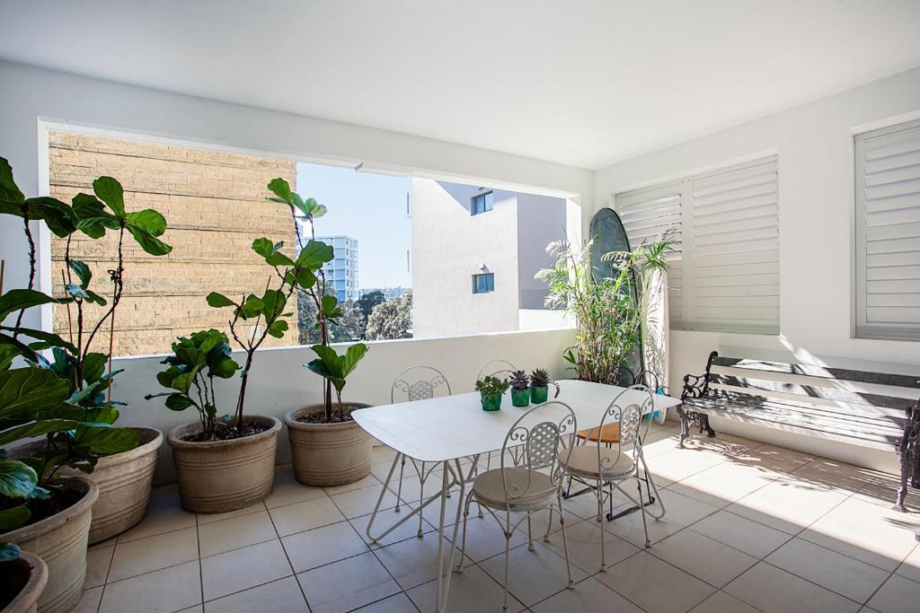 Spacious Bondi Beach Escape photo 1