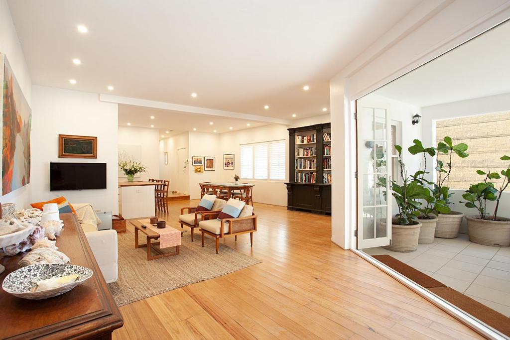 Spacious Bondi Beach Escape photo 2