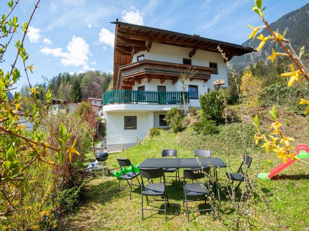 Apartment in Mayrhofen with mountain views, cleaning included photo 4
