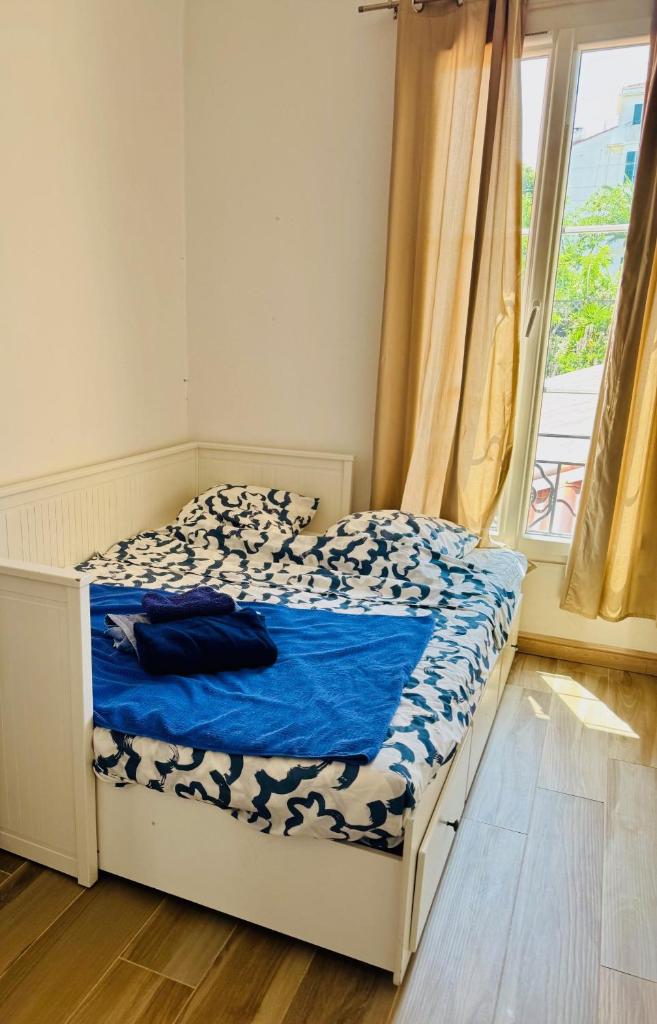 Casa Blue Azur - Juan Les Pins - Tap to explore photos