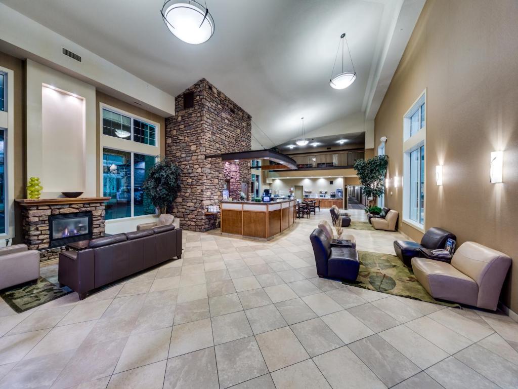 Heritage Inn & Suites - Brooks photo 1