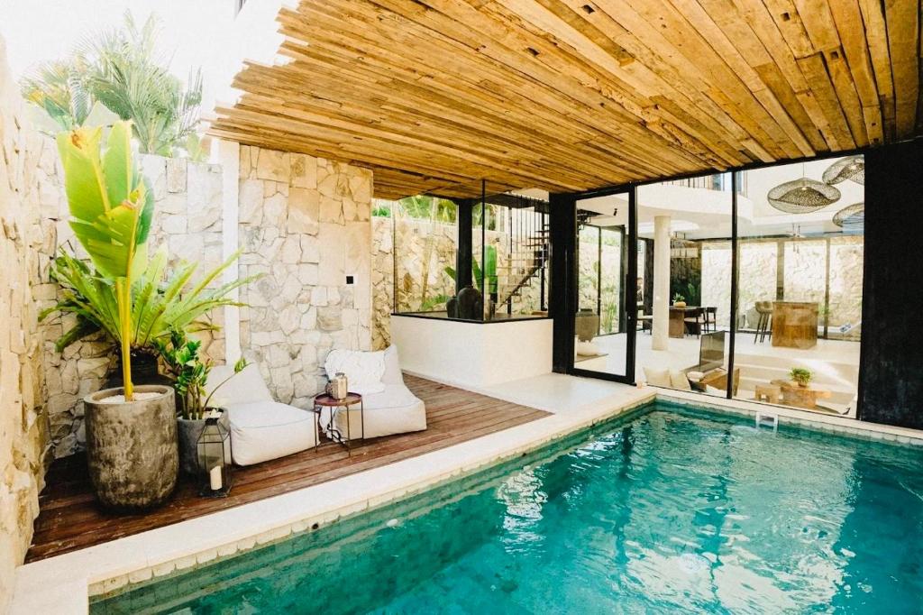 Villa KHAYA Seminyak Stylish 2-Bedroom Villa Just 900m from the Beach