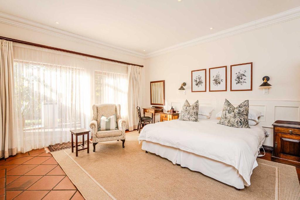 Budmarsh Country Lodge - Tap to explore photos