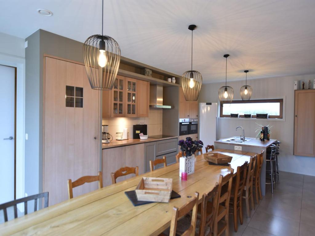 Wonderful country house with huge garden, cleaning included