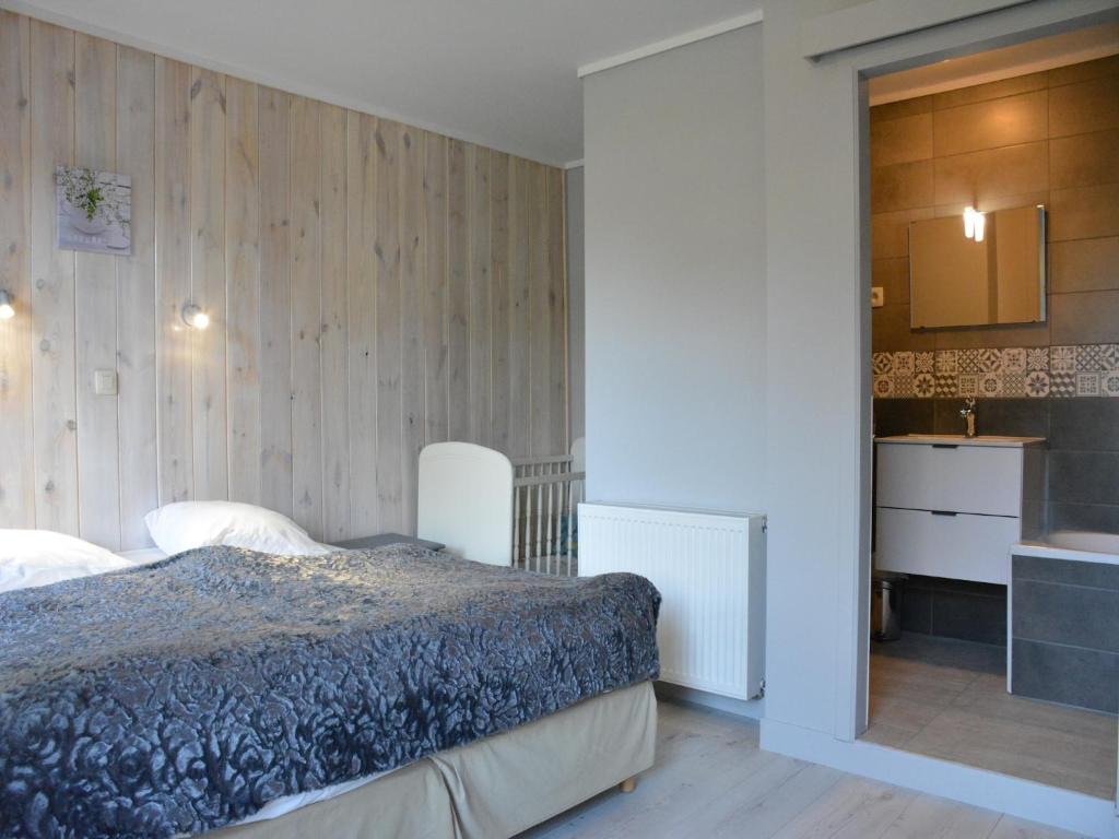 Grand Holiday Home in Érezée with Sauna, cleaning included photo 4