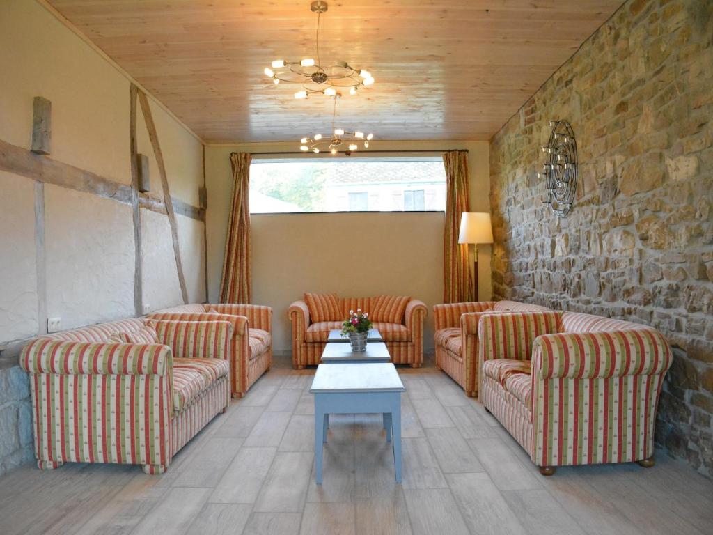 Grand Holiday Home in Érezée with Sauna, cleaning included