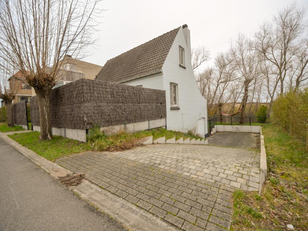 Quaint villa with enclosed garden, cleaning included photo 1