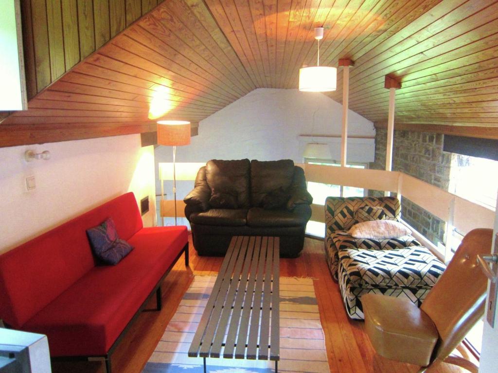 Attractive holiday home in Stoumont with garden, cleaning included