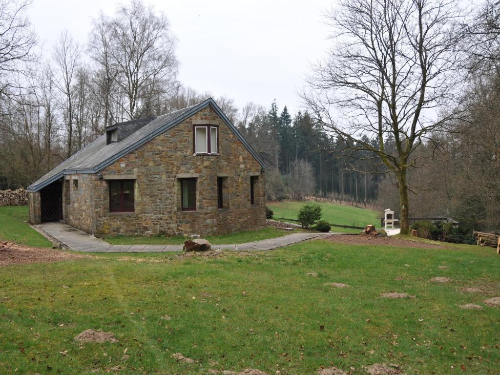 Attractive holiday home in Stoumont with garden, cleaning included photo 1