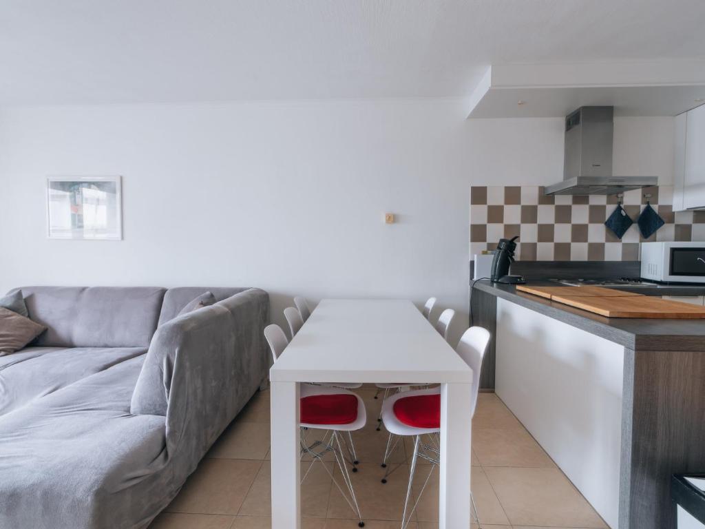 Cosy apartment with sun terrace, cleaning included