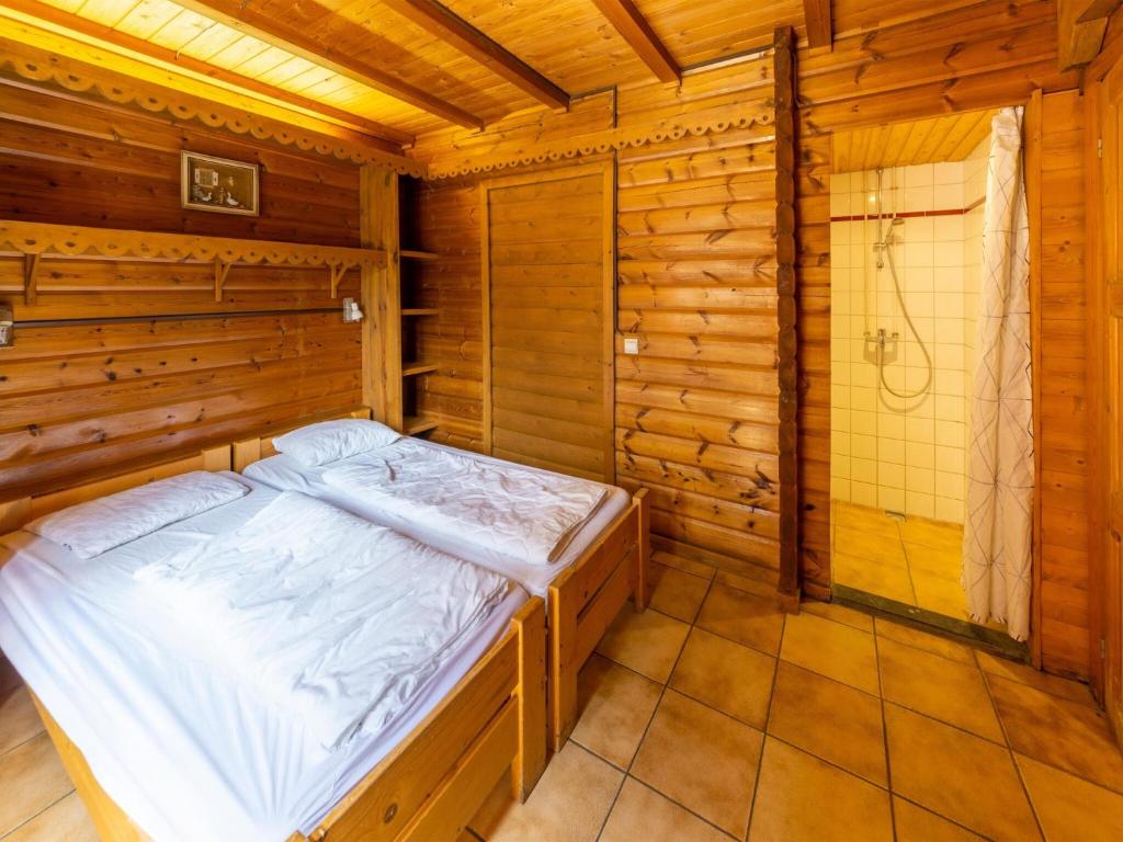 Majestic chalet in Durbuy 200 meters from the Golf, cleaning included photo 2