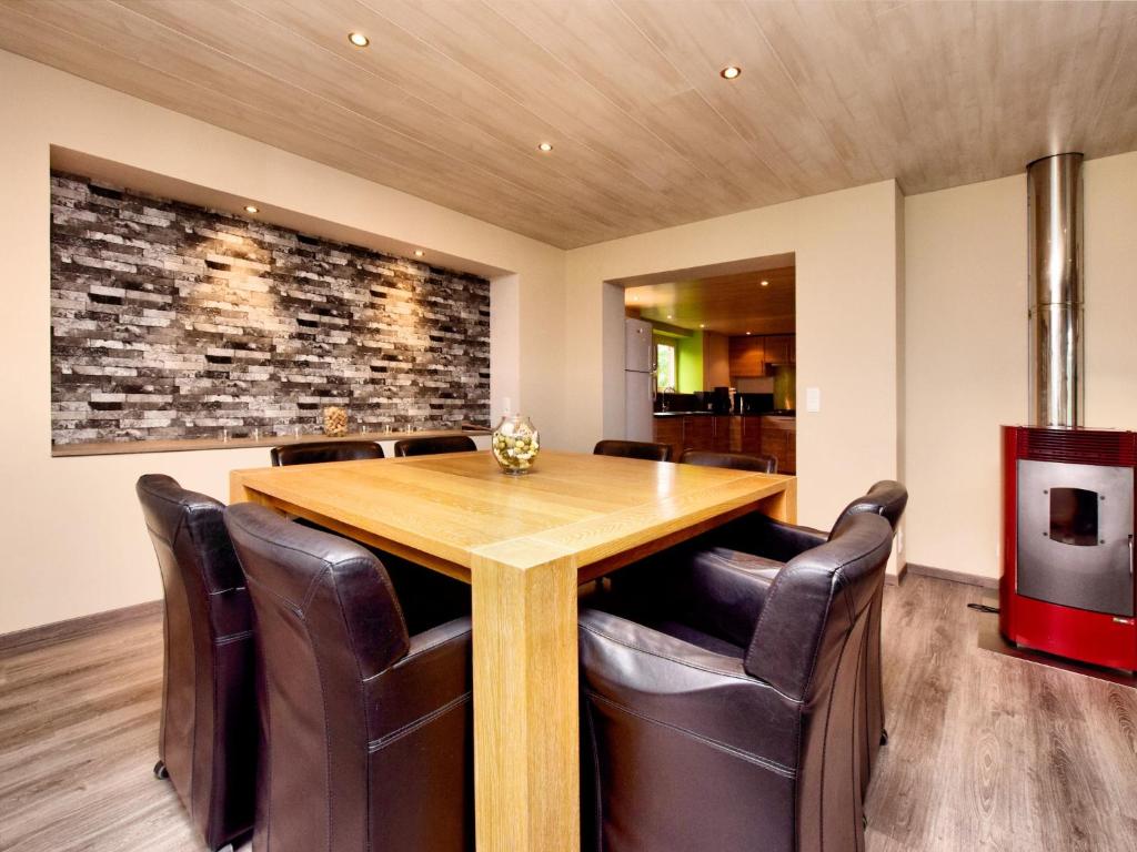 Modern family home with wellness, cleaning included photo 2