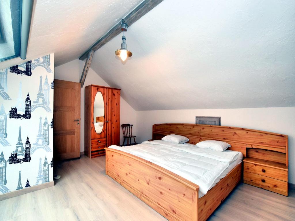 Holiday home in St Vith with terrace, cleaning included photo 3