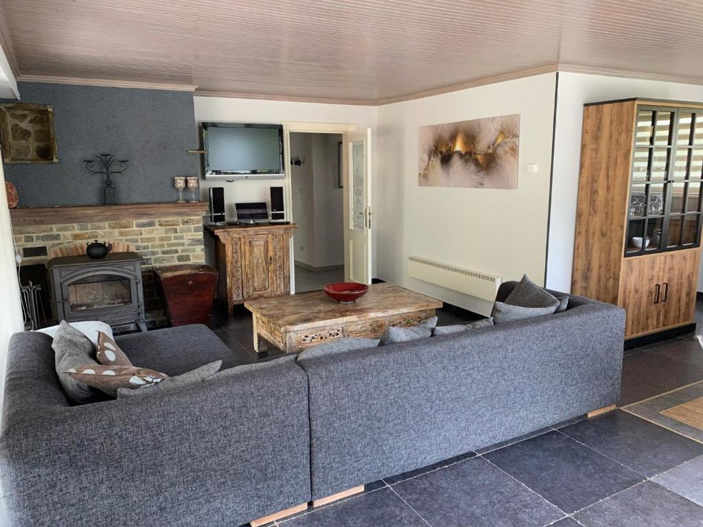 Luxurious Holiday Home with Jacuzzi, cleaning included