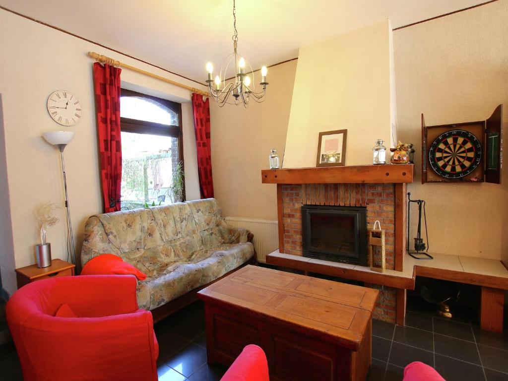 Welcoming Mansion with Sauna in Herbeumont, cleaning included