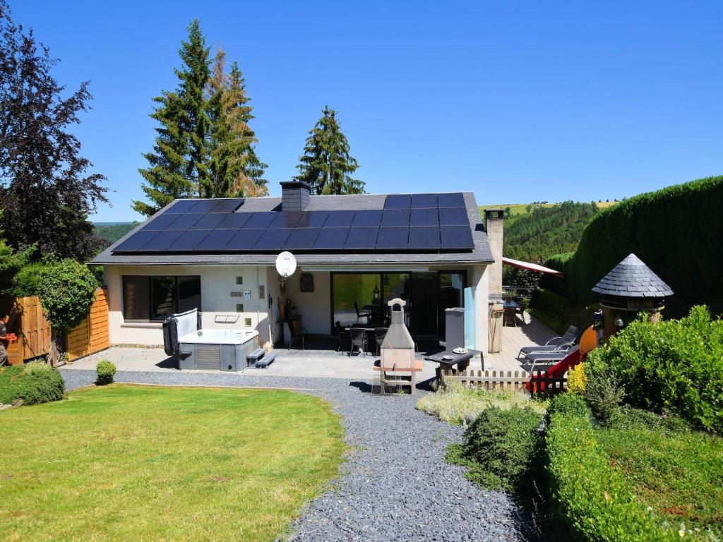 Luxurious Holiday Home with Jacuzzi, cleaning included photo 1