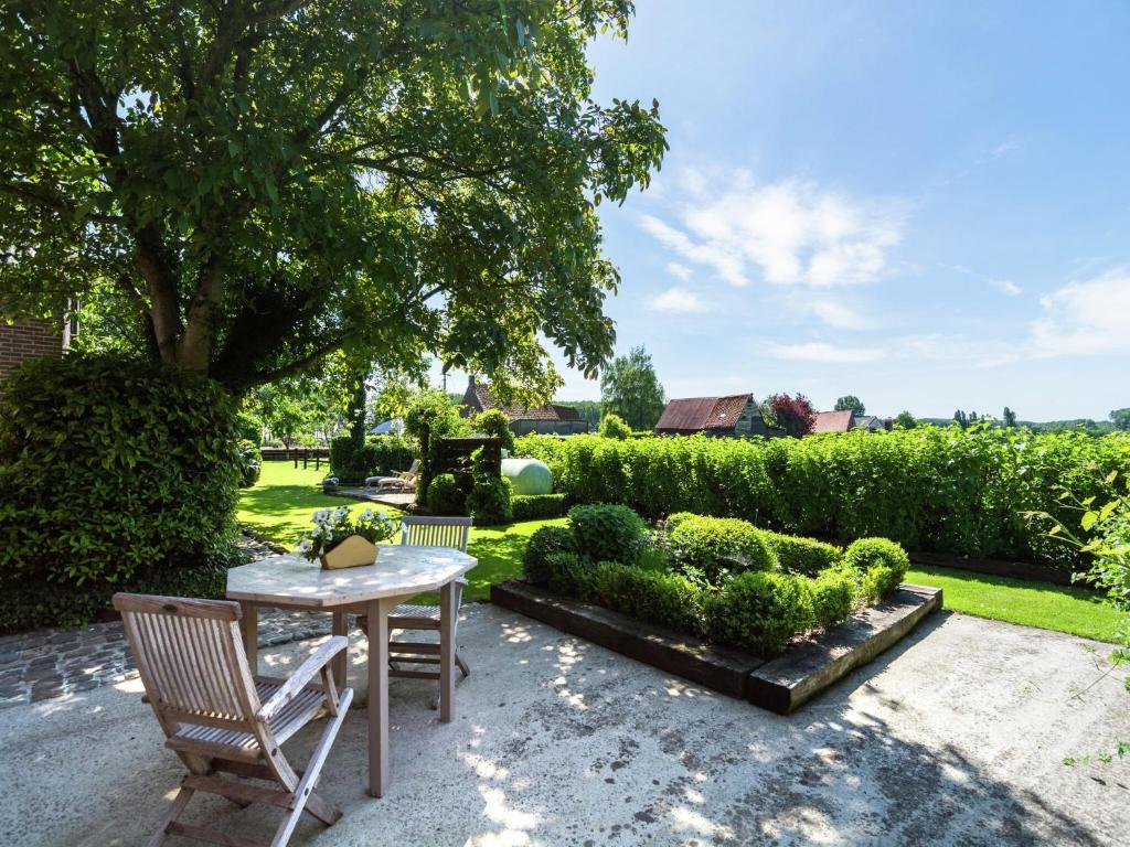 Cushy Apartment with Private Terrace, Heating, cleaning included photo 1