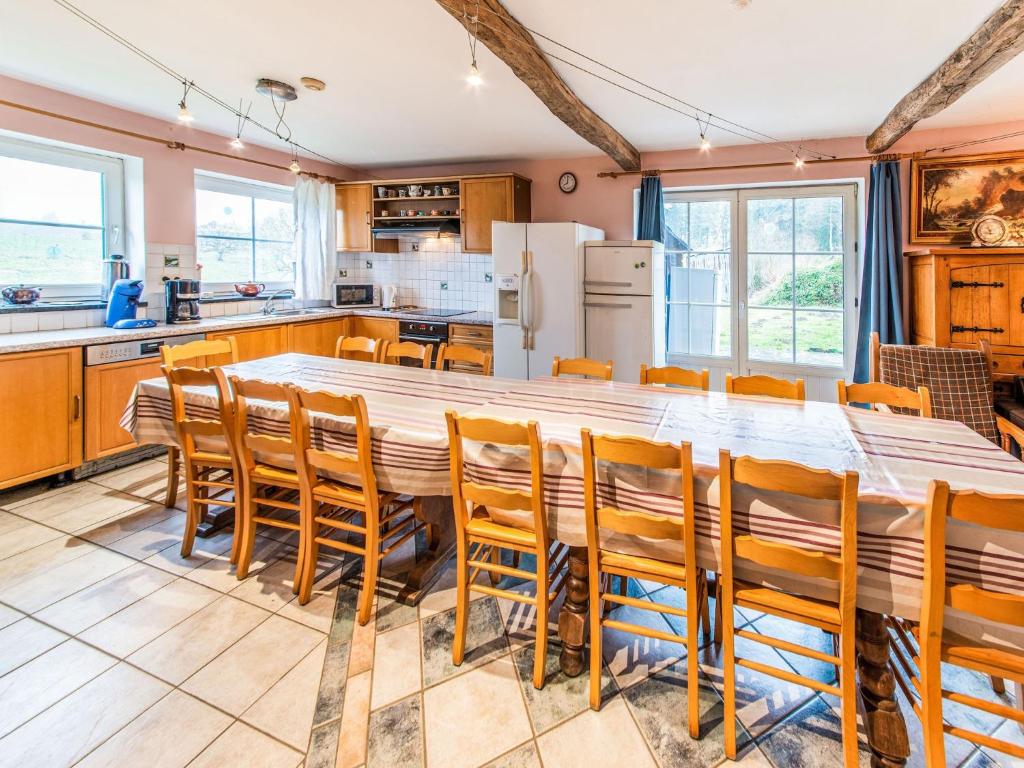Beautiful Farmhouse in Brisy with Sauna, cleaning included photo 3