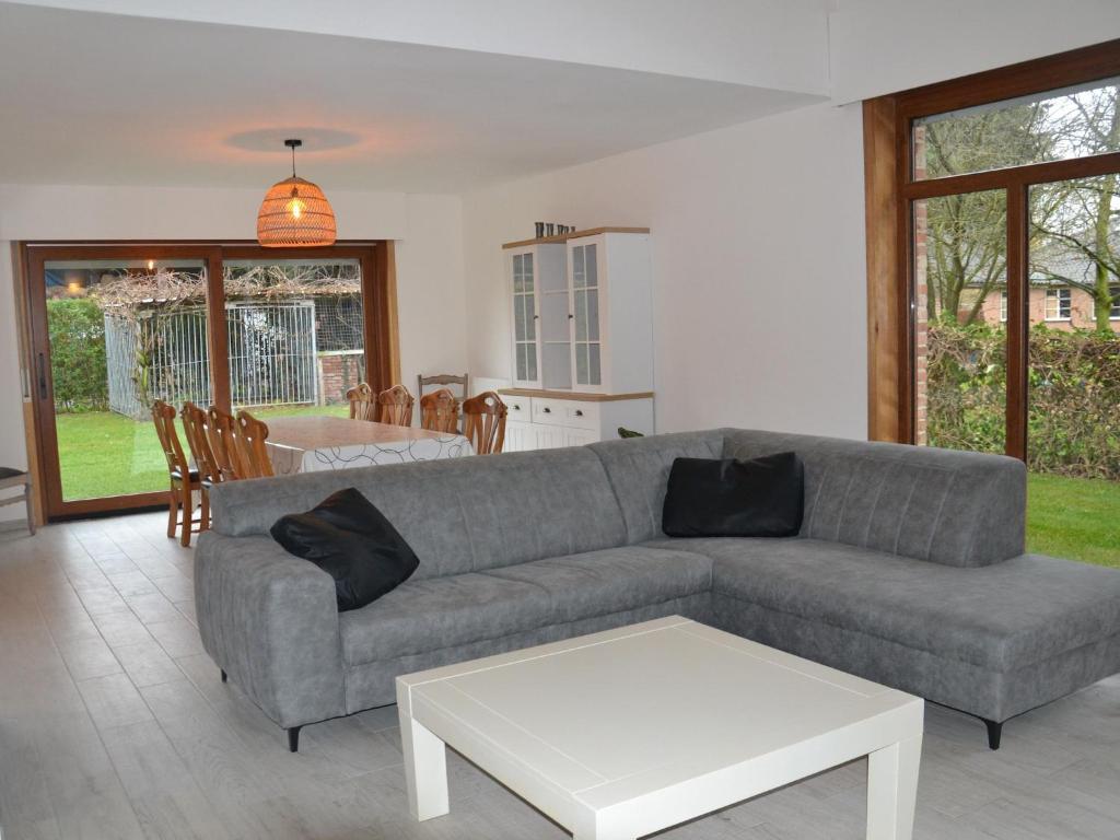 Villa in Puivelde with Terrace, cleaning included photo 2