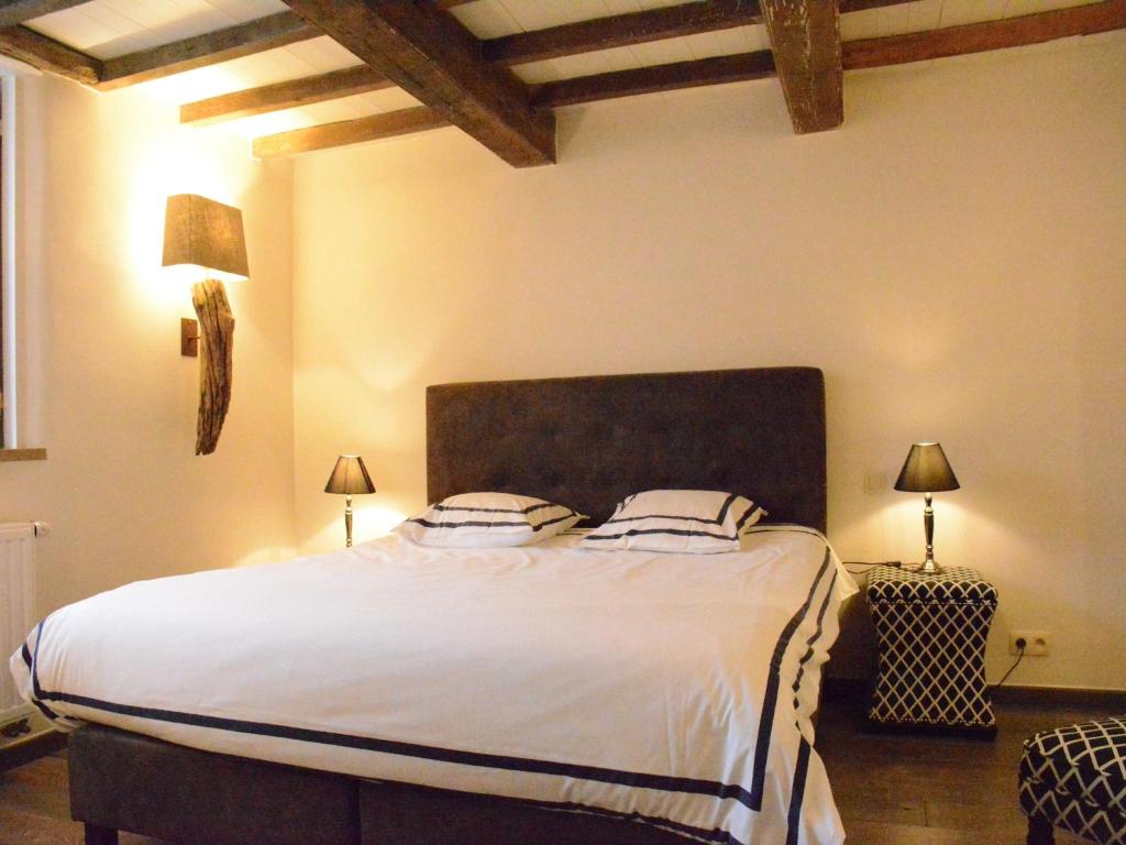 Villa with hottub in calm area, cleaning included