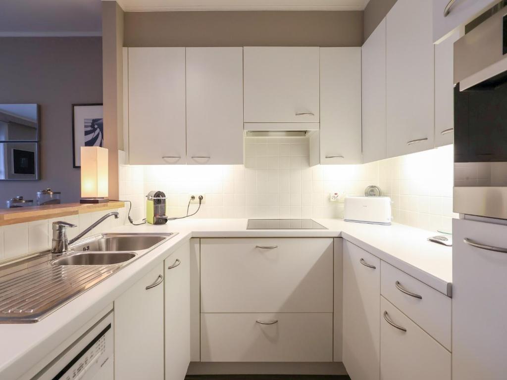 Apartment in the vibrant centre of Oostduinkerke, cleaning included photo 2