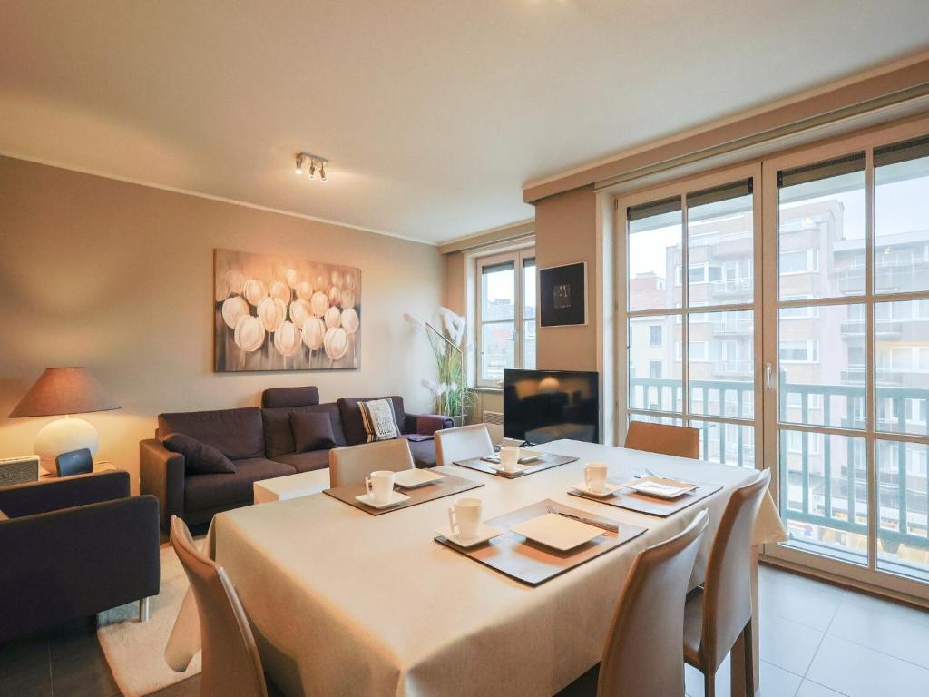 Apartment in the vibrant centre of Oostduinkerke, cleaning included photo 3