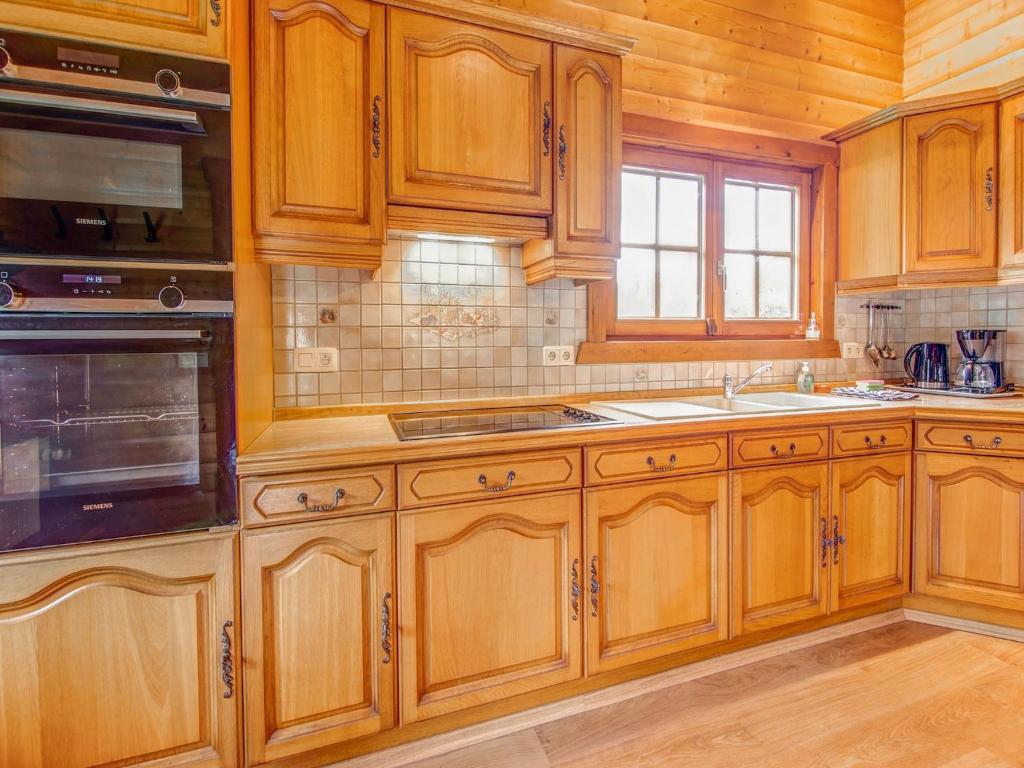 Chalet in Sougné-Remouchamps near Ardennes Forest, cleaning included photo 4