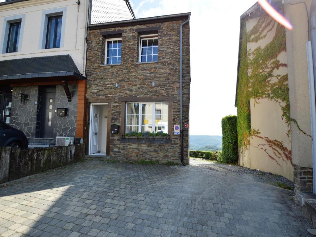 Holiday home in Rochehaut with fenced garden, cleaning included photo 1