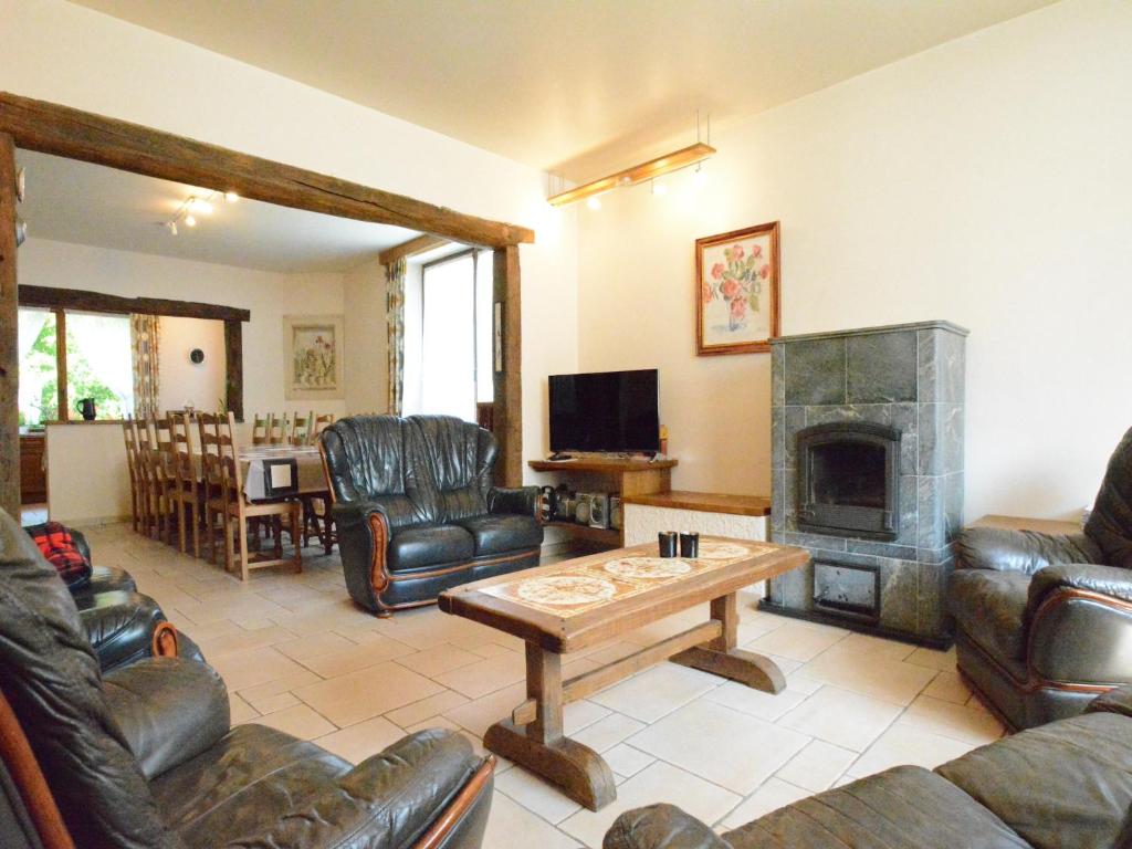Holiday Home in Daverdisse with Terrace, cleaning included