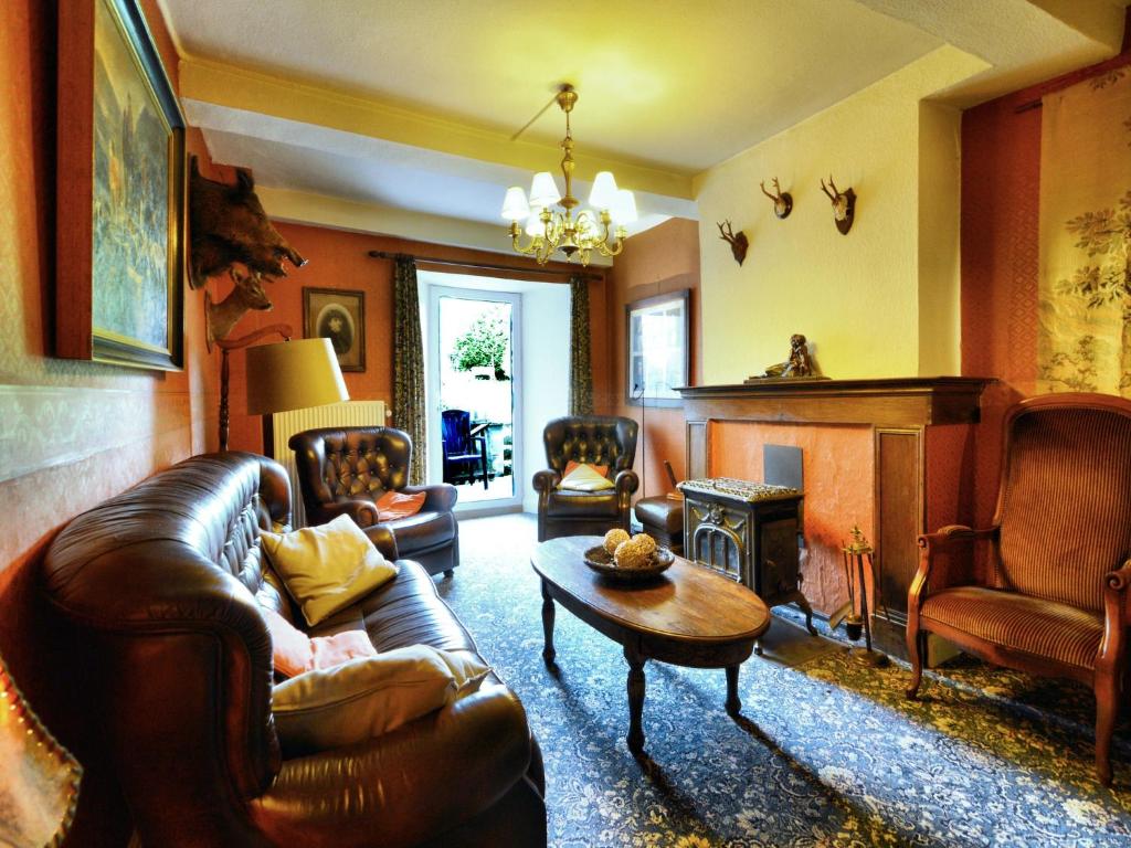 Very authentic Ardennes house , cleaning included