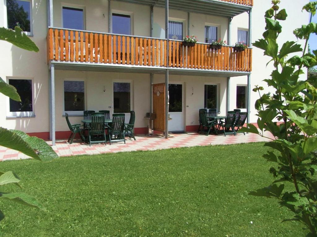 Apartment in Burg Reuland with forest, cleaning included photo 4