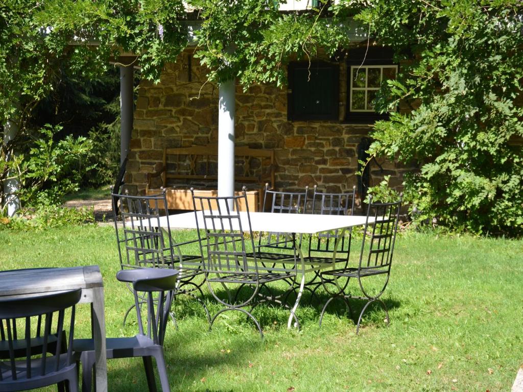 Chalet in Bi vre for 9 Person, cleaning included photo 4