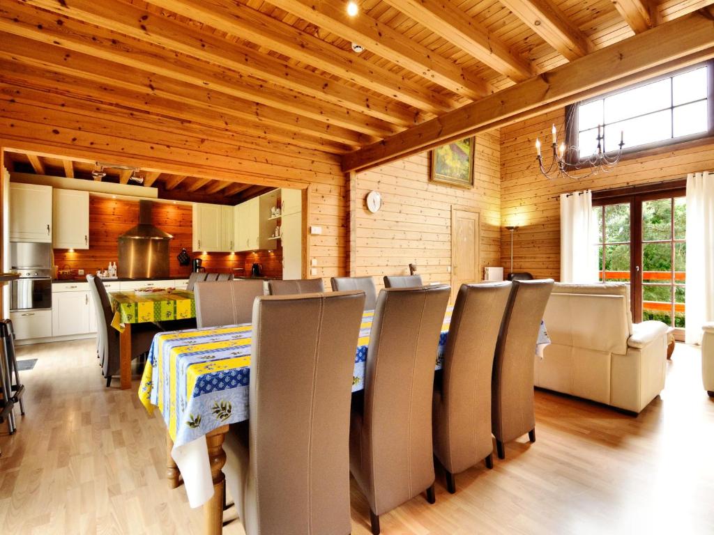 Chalet in Septon with Terrace, cleaning included photo 4