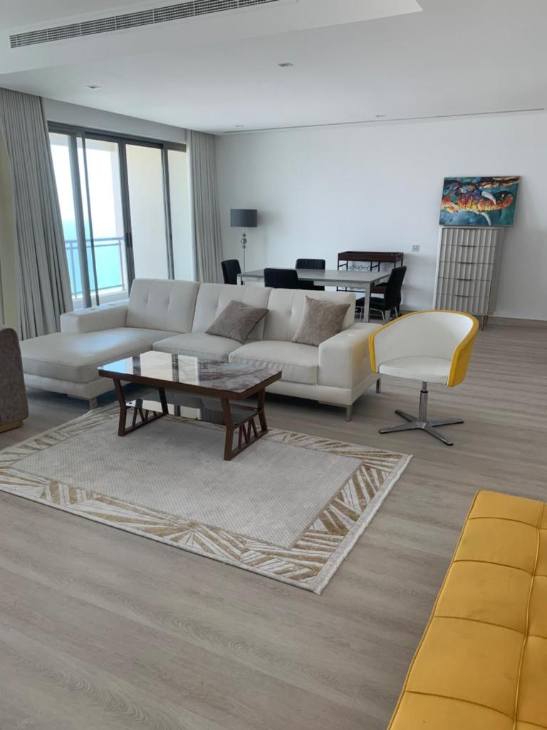 Luxe Private Beach Apartment Residence