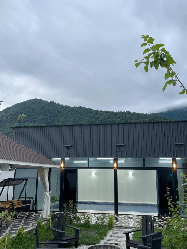 Milan Charming Villa with Indoor Heated Pool and Jacuzzi photo 2