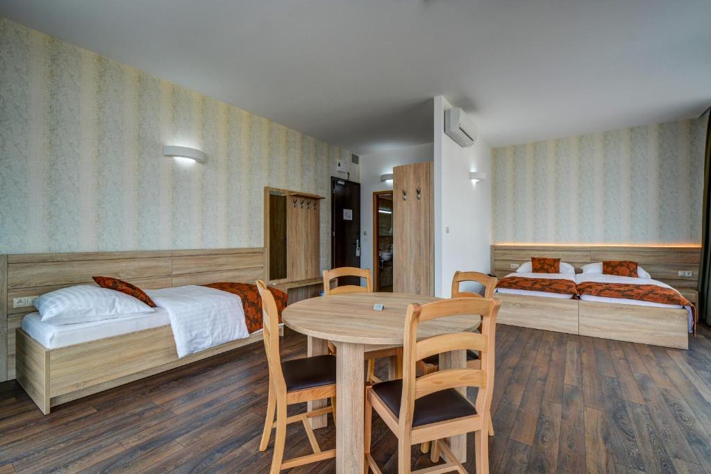 Апартаменты (Люкс с балконом), Hotel Samaria