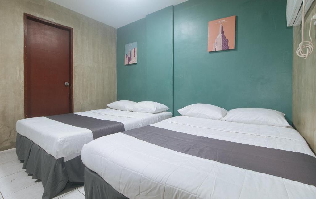 Rcee Place by RedDoorz Room Type - Standard Family Room