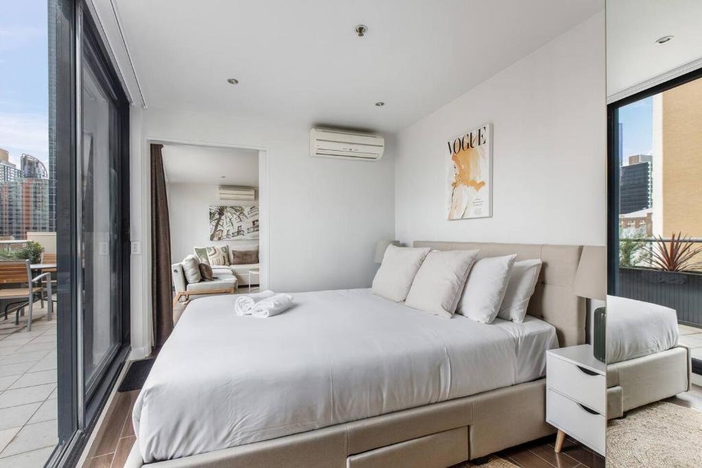 Cityscope - Stylish CBD Pad with a View photo 4