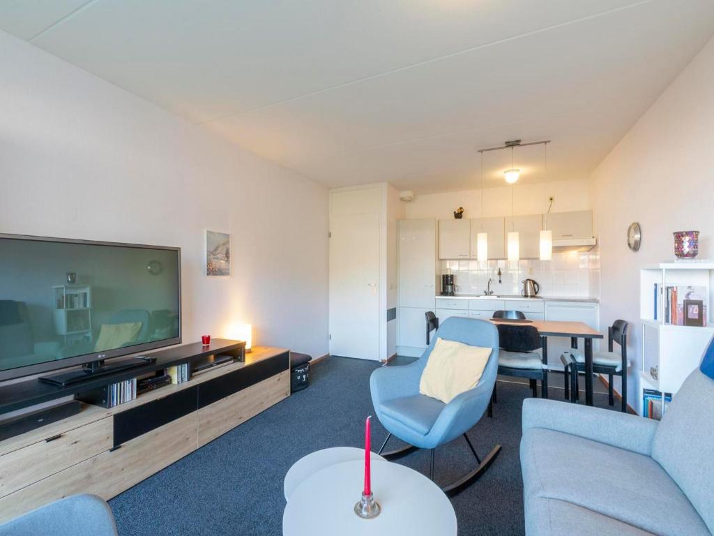 Beach Apartment 5 for 4 guests in Callanstoog - Tap to explore photos