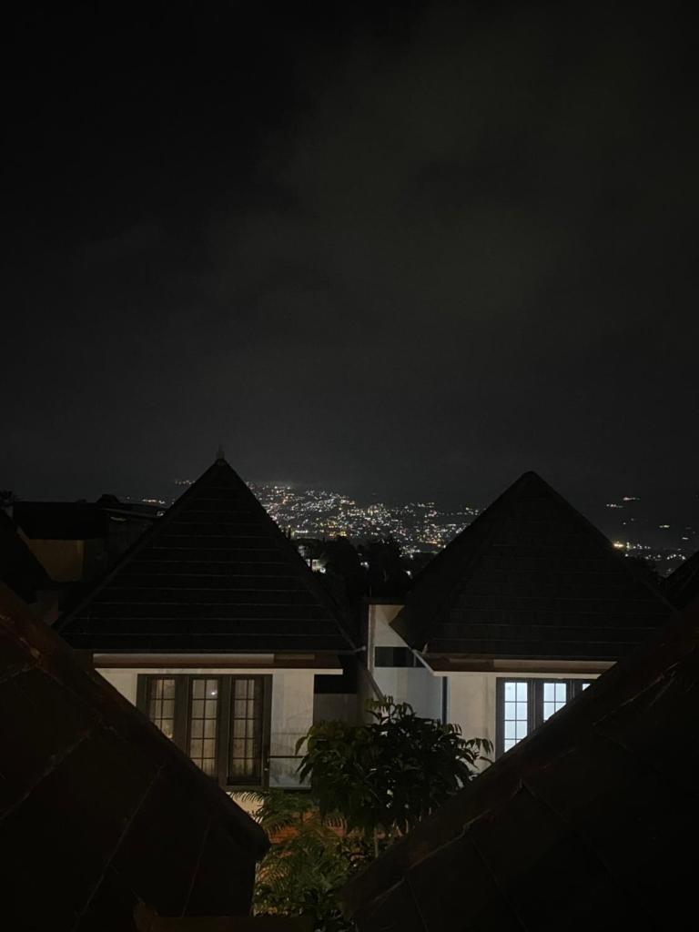 Sabrina Sweet Villa Batu walking distance Jatim Park 2 photo 2
