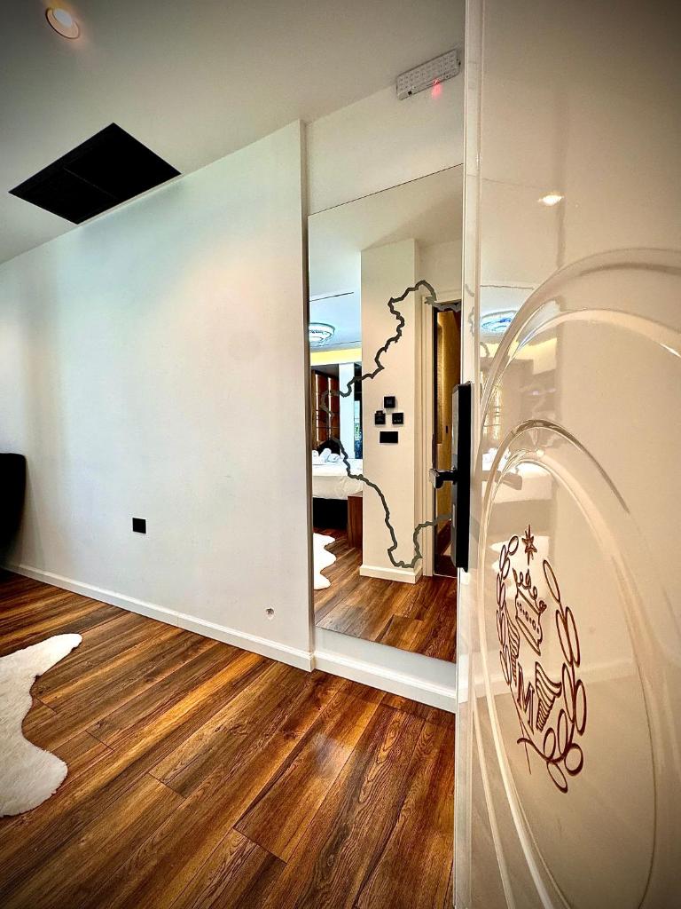 Martin Luxury Hotel photo 3