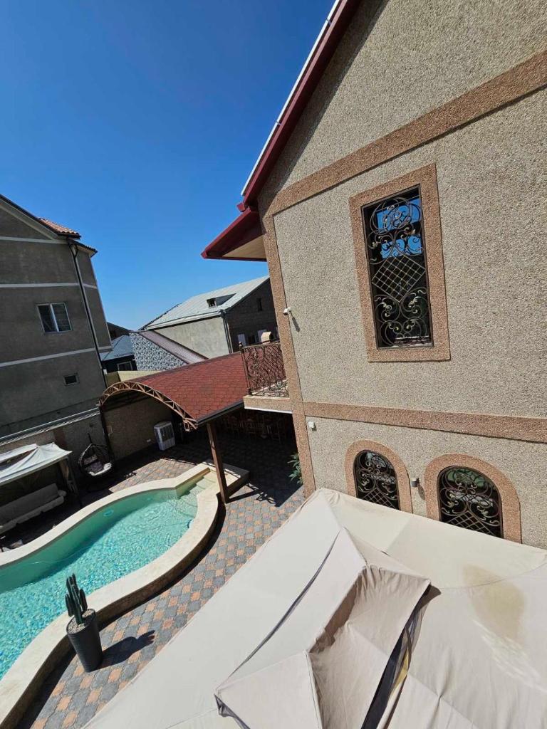 Villa Yerevan Park House Pool photo 1