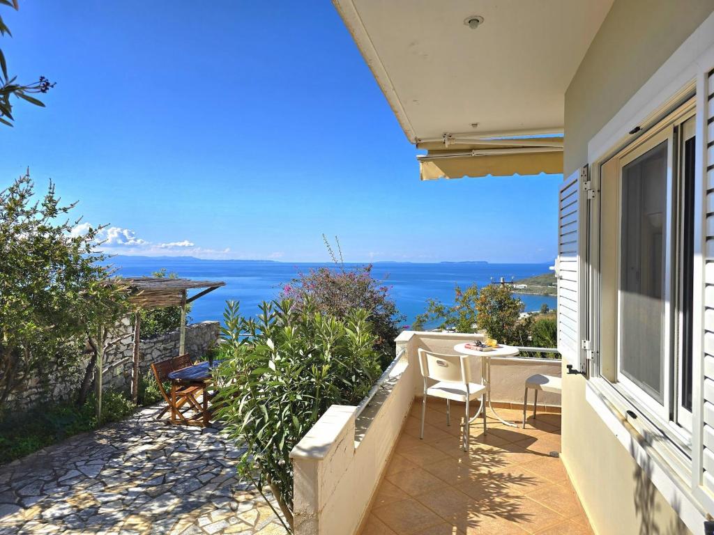 Scenic Ionian Getaway in Qeparo Fushë photo 4