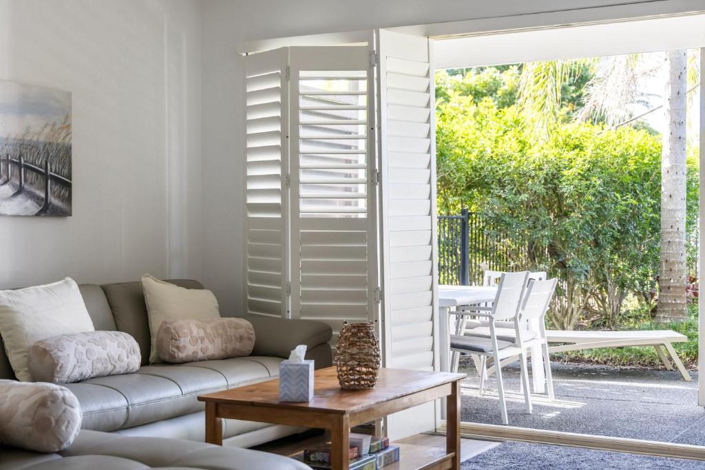Oaks Pacific Blue Port Stephens. Apartment overlooking the Pool