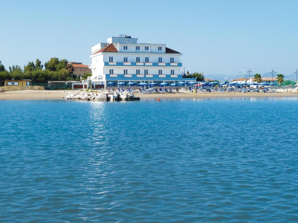 Hotel Strand photo 4