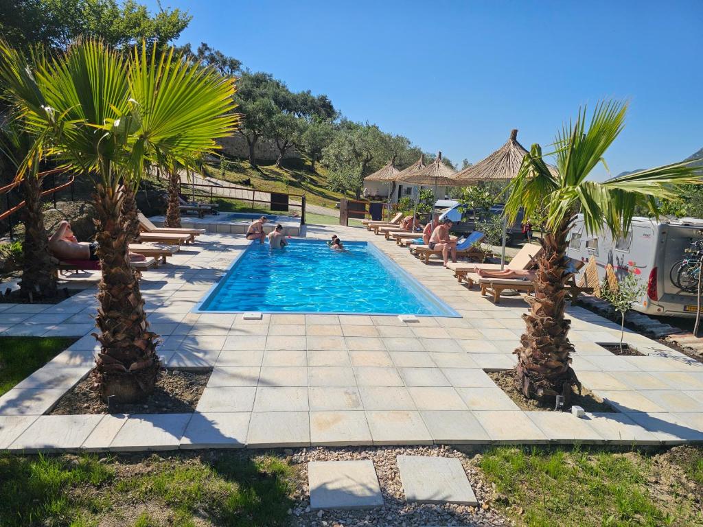 3 Bungalows at Mali Camping Kruje photo 4