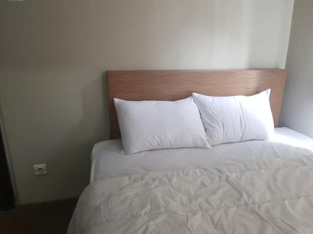 Jardin B20, Pool View, Netflix & WIFI photo 1