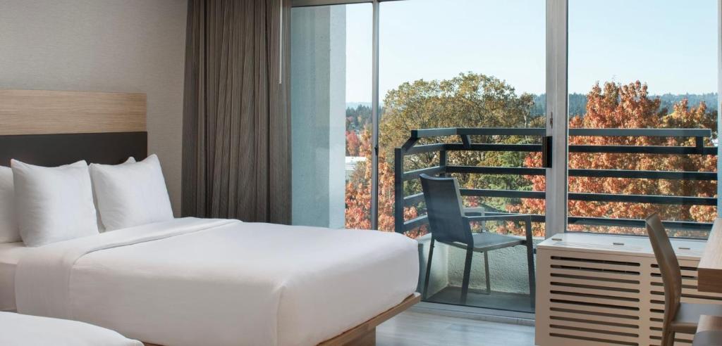 AC Hotel by Marriott Portland Lake Oswego, Deschutes