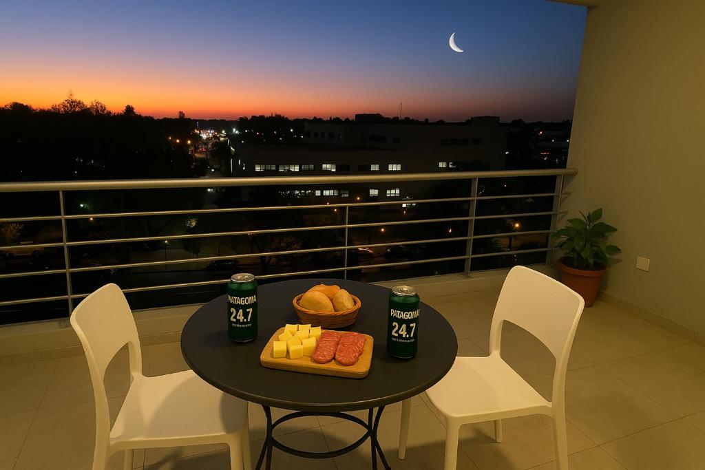 NORDELTA- Departamento con Terraza Privada, Cochera Cubierta, Gym y Piscina photo 1