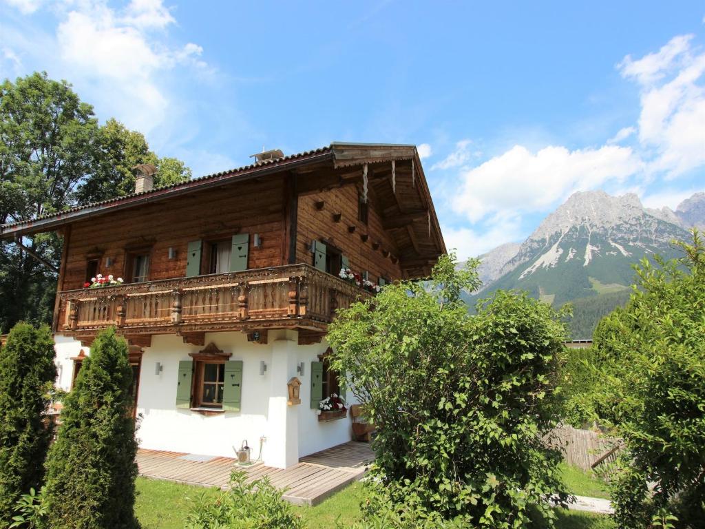 Holiday home in Ellmau near the ski lift, cleaning included photo 1